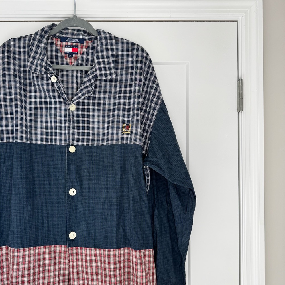 Rare 90s Tommy Hilfiger patchwork button-down longsleeve with embroidered crest